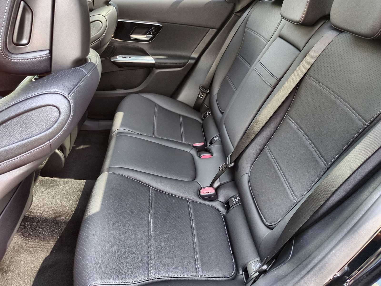 Thumbnail: 2025 Mercedes-Benz GLC - 21