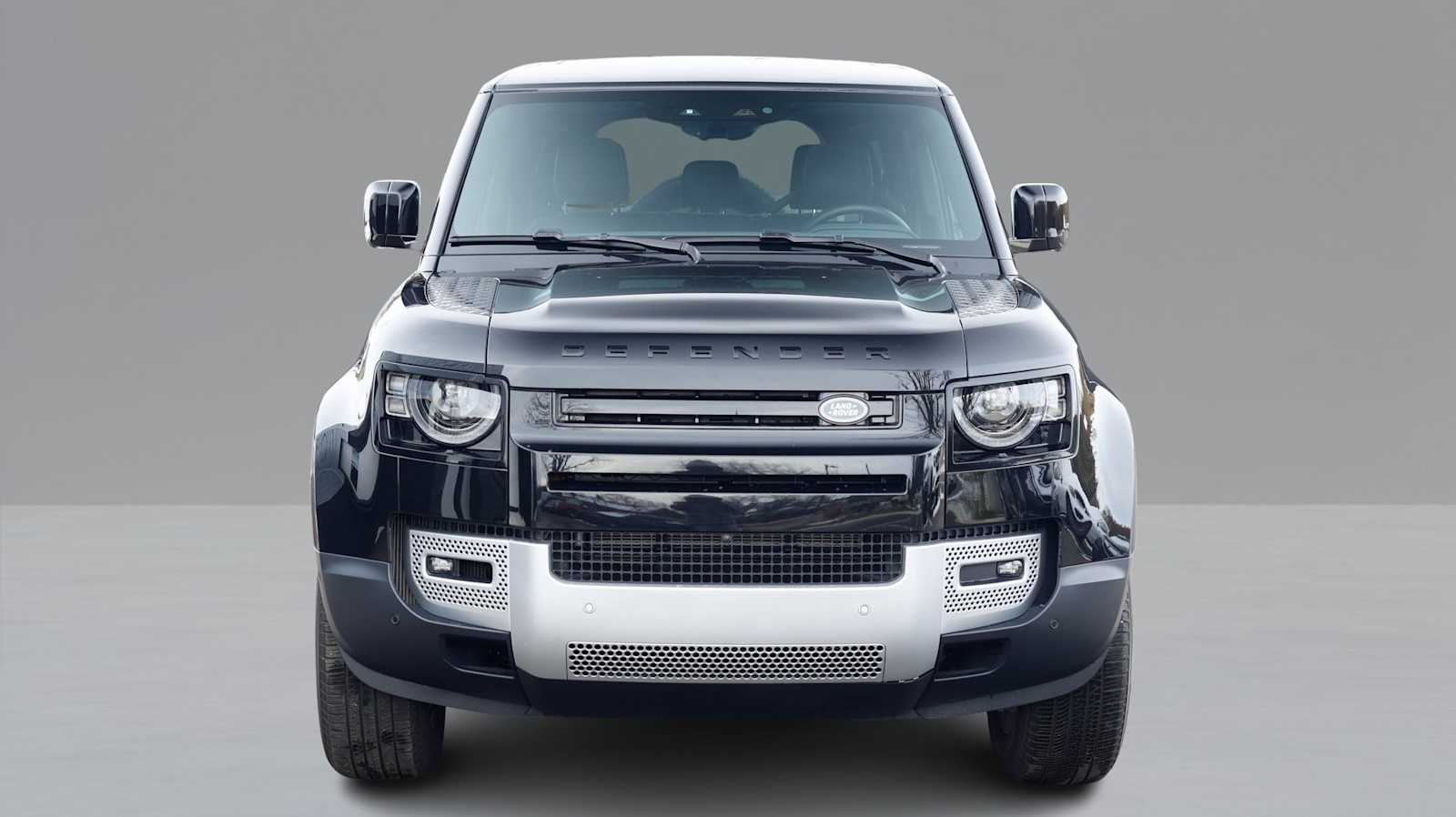 2024 Land Rover Defender 110 S photo 2