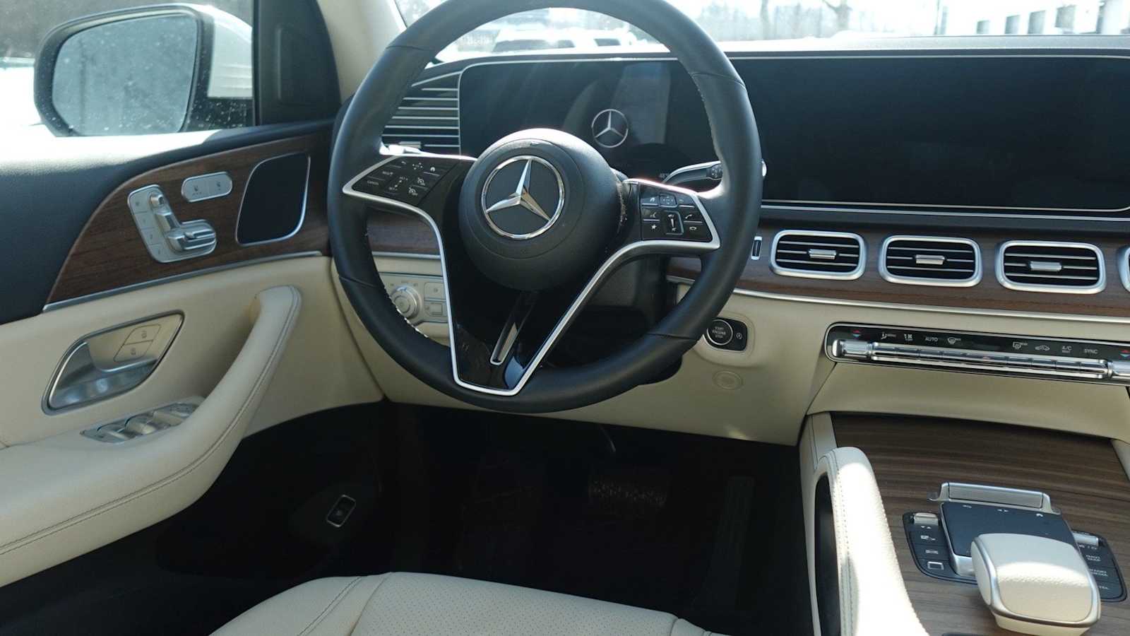 Thumbnail: 2026 Mercedes-Benz GLE - 28