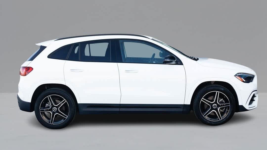 2025 Mercedes Benz GLA 250 4MATIC photo 4