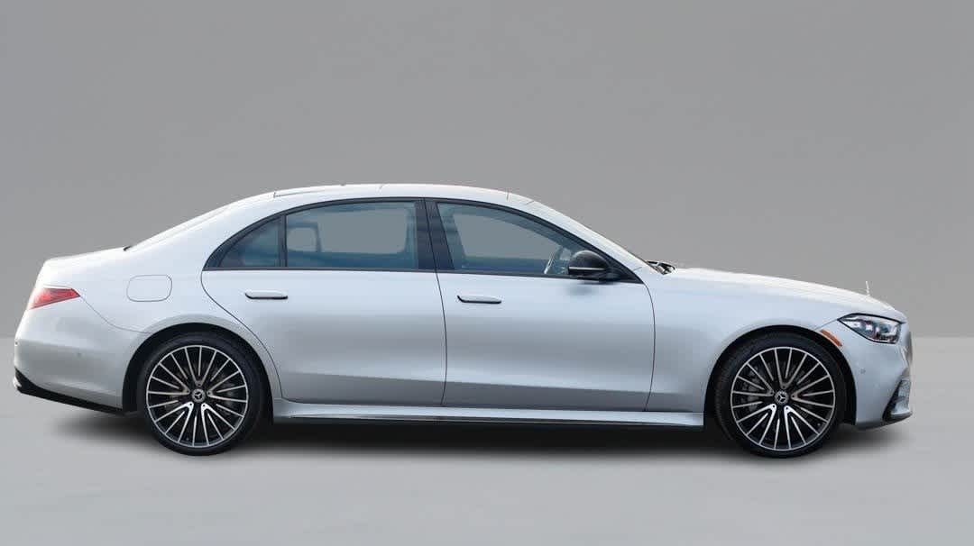 Thumbnail: 2023 Mercedes-Benz S-Class - 4