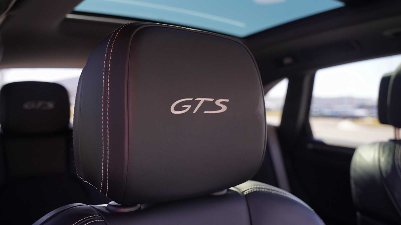 Thumbnail: 2021 Porsche Macan - 23