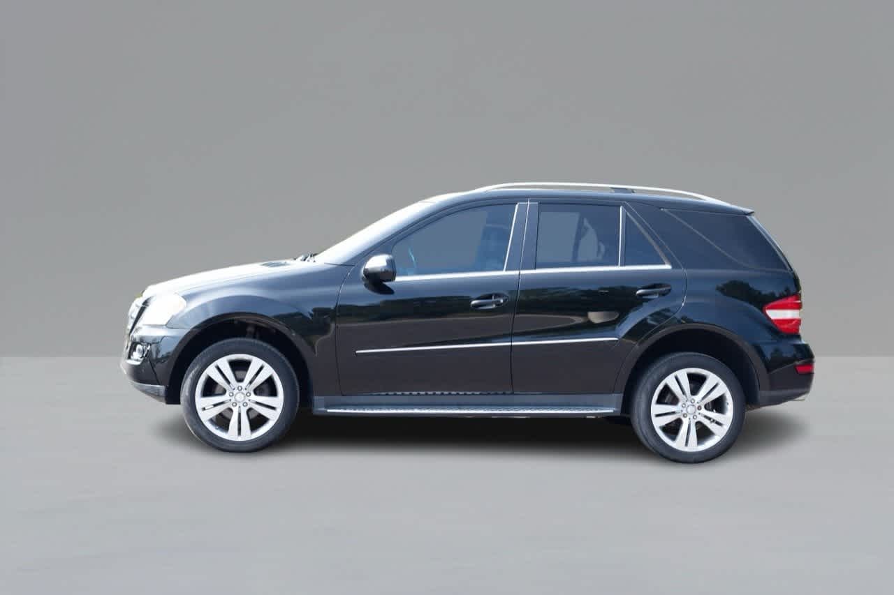 Thumbnail: 2010 Mercedes-Benz M-Class - 8