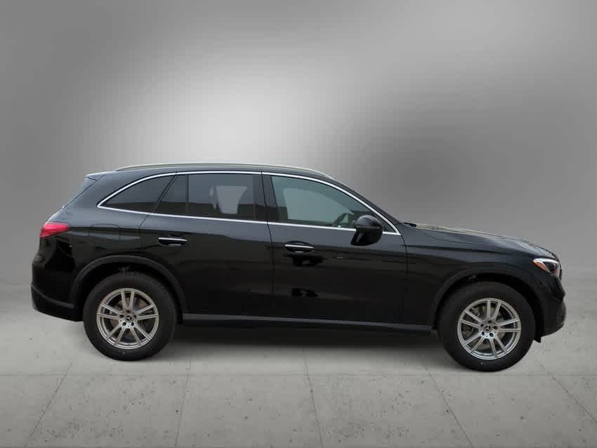 Thumbnail: 2025 Mercedes-Benz GLC - 9