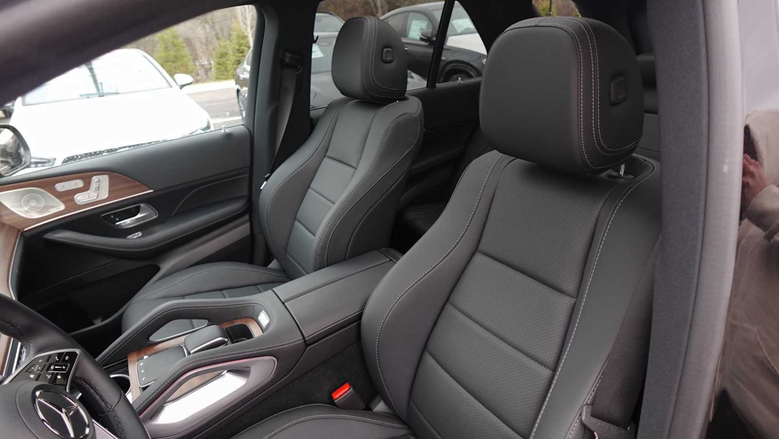 Thumbnail: 2026 Mercedes-Benz GLE - 27