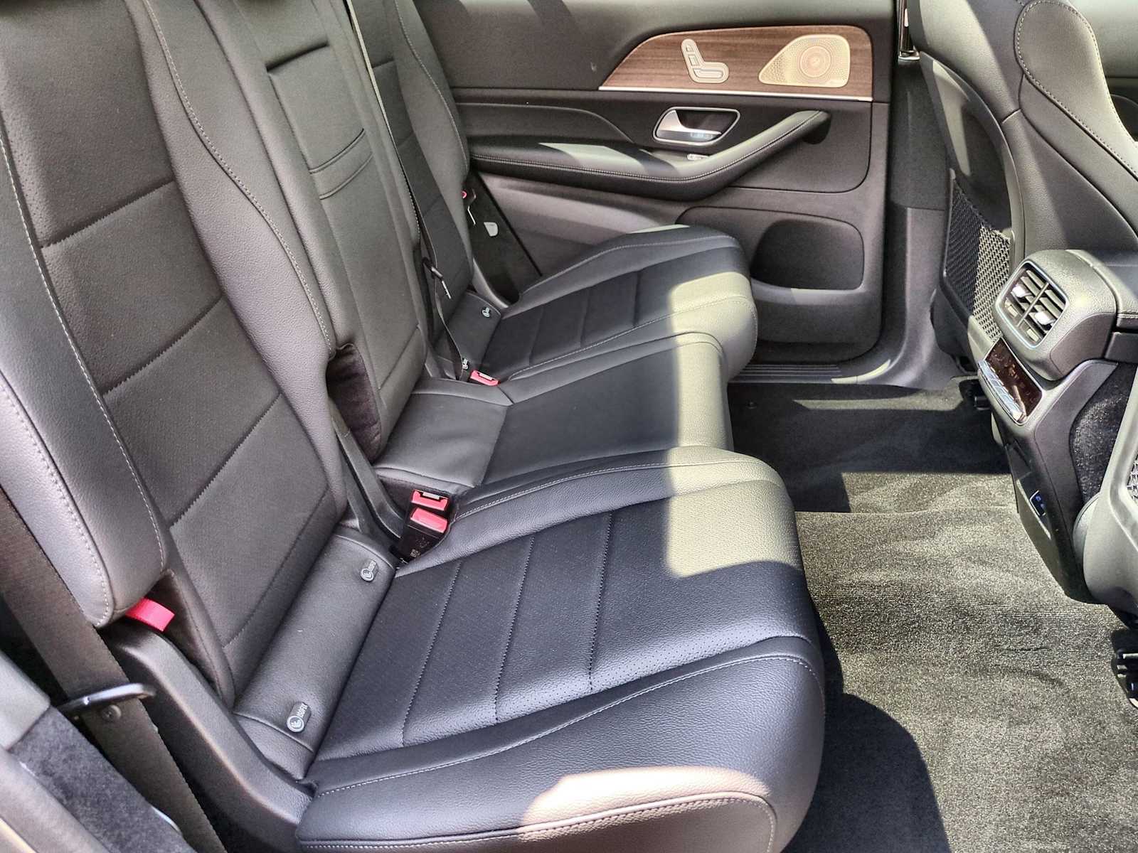 Thumbnail: 2025 Mercedes-Benz GLS - 22