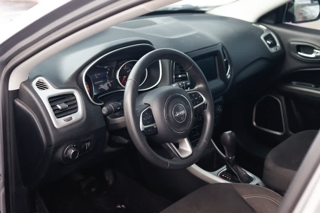 Thumbnail: 2018 Jeep Compass - 16