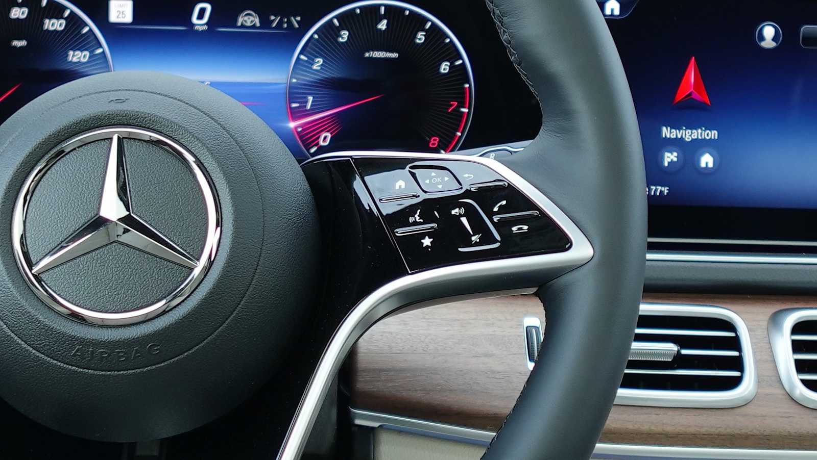 Thumbnail: 2026 Mercedes-Benz GLE - 44