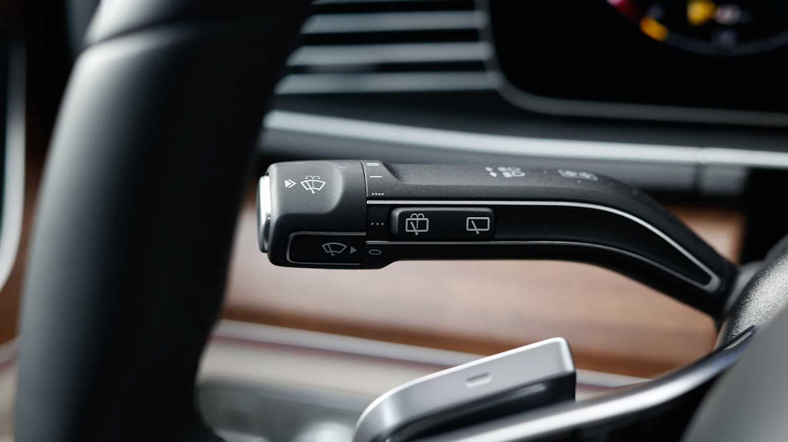 Thumbnail: 2025 Mercedes-Benz GLE - 22