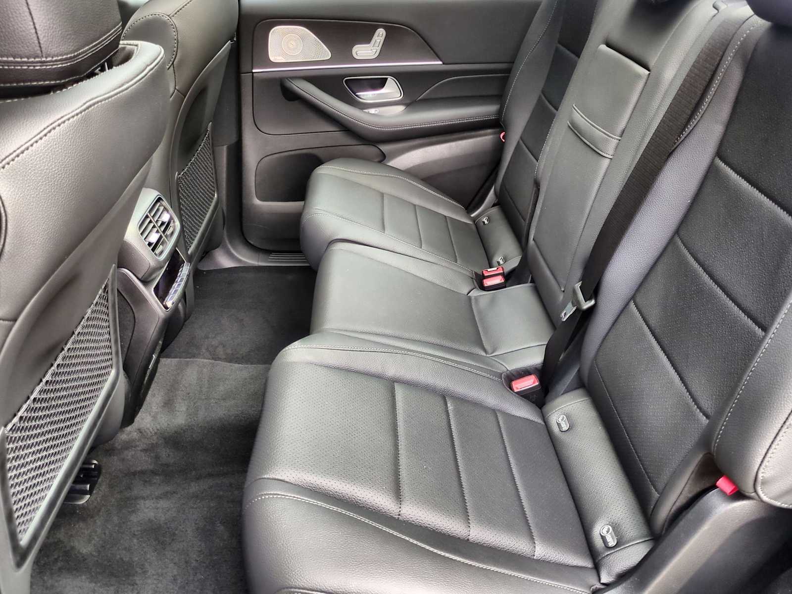 Thumbnail: 2025 Mercedes-Benz GLS - 21