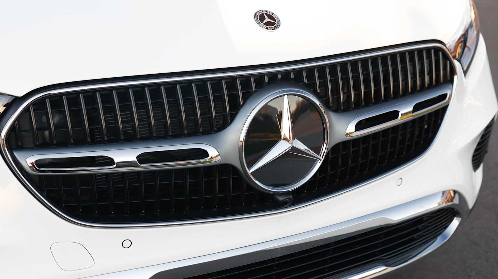 Thumbnail: 2026 Mercedes-Benz GLC - 24