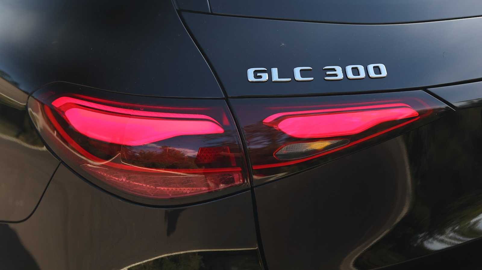 Thumbnail: 2026 Mercedes-Benz GLC - 10