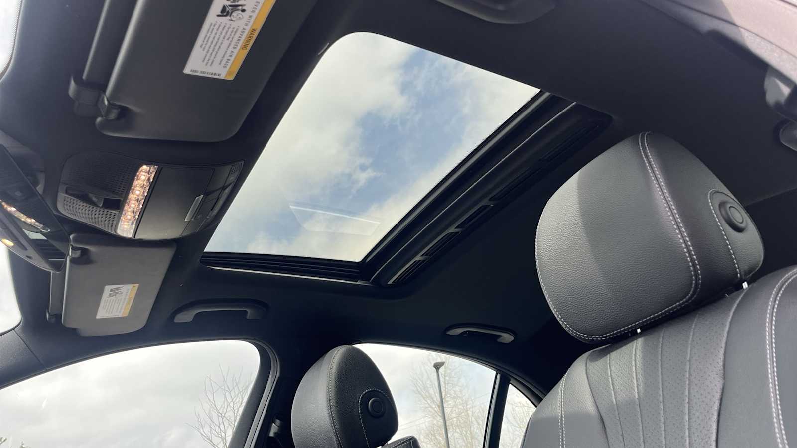Thumbnail: 2019 Mercedes-Benz E-Class - 31