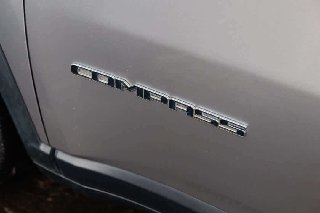 Thumbnail: 2018 Jeep Compass - 32