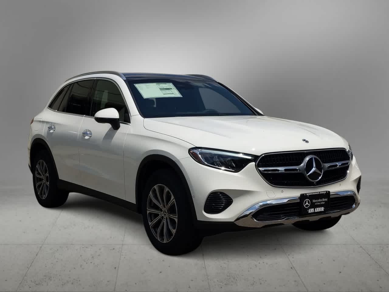 2025 Mercedes Benz GLC 300 4MATIC photo 2