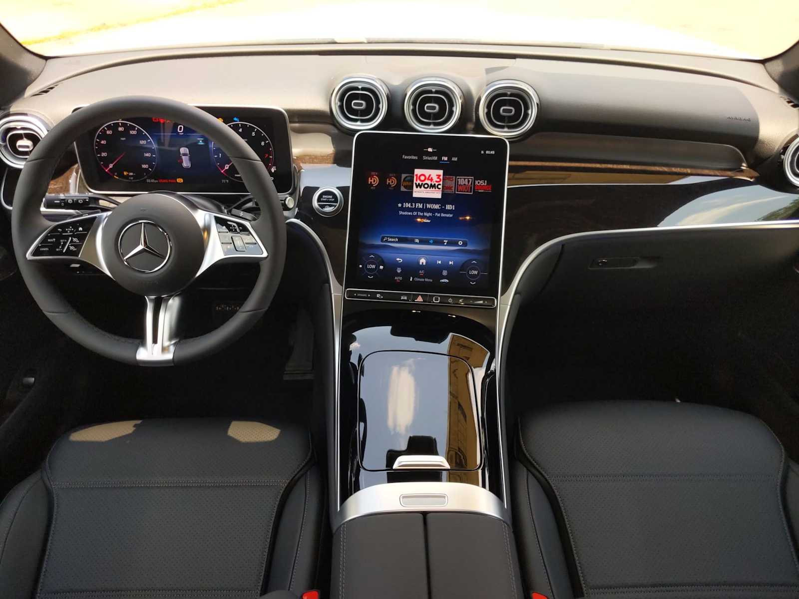 Thumbnail: 2025 Mercedes-Benz GLC - 16