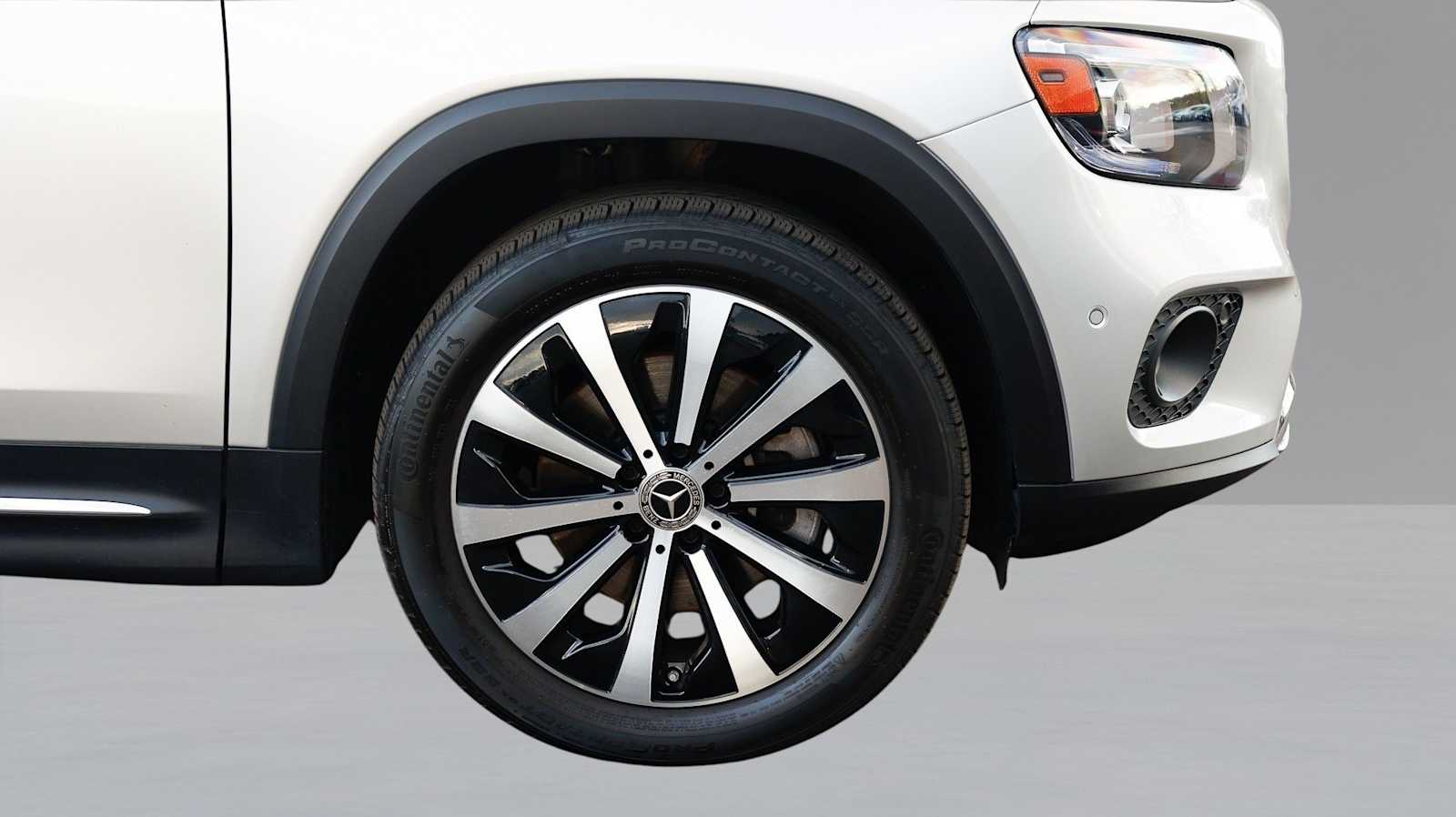 Thumbnail: 2023 Mercedes-Benz GLB - 8