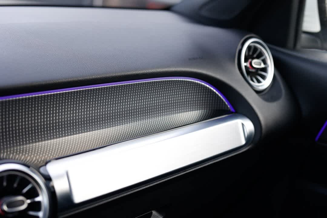 Thumbnail: 2022 Mercedes-Benz GLB - 17