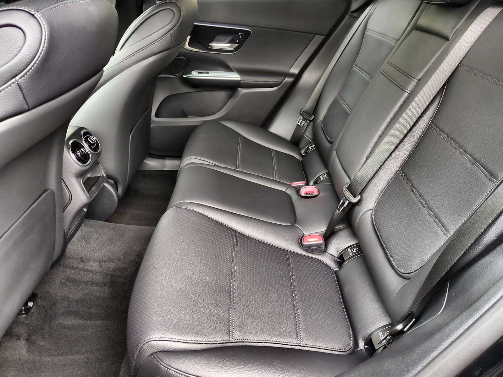 Thumbnail: 2025 Mercedes-Benz GLC - 20