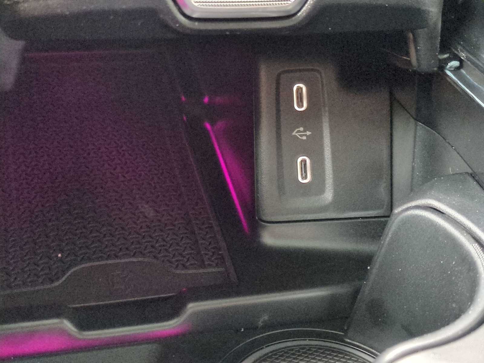 Thumbnail: 2025 Mercedes-Benz GLC - 34