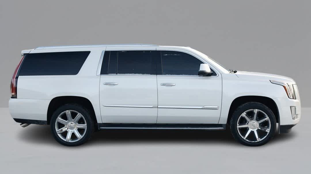 Thumbnail: 2016 Cadillac Escalade - 4