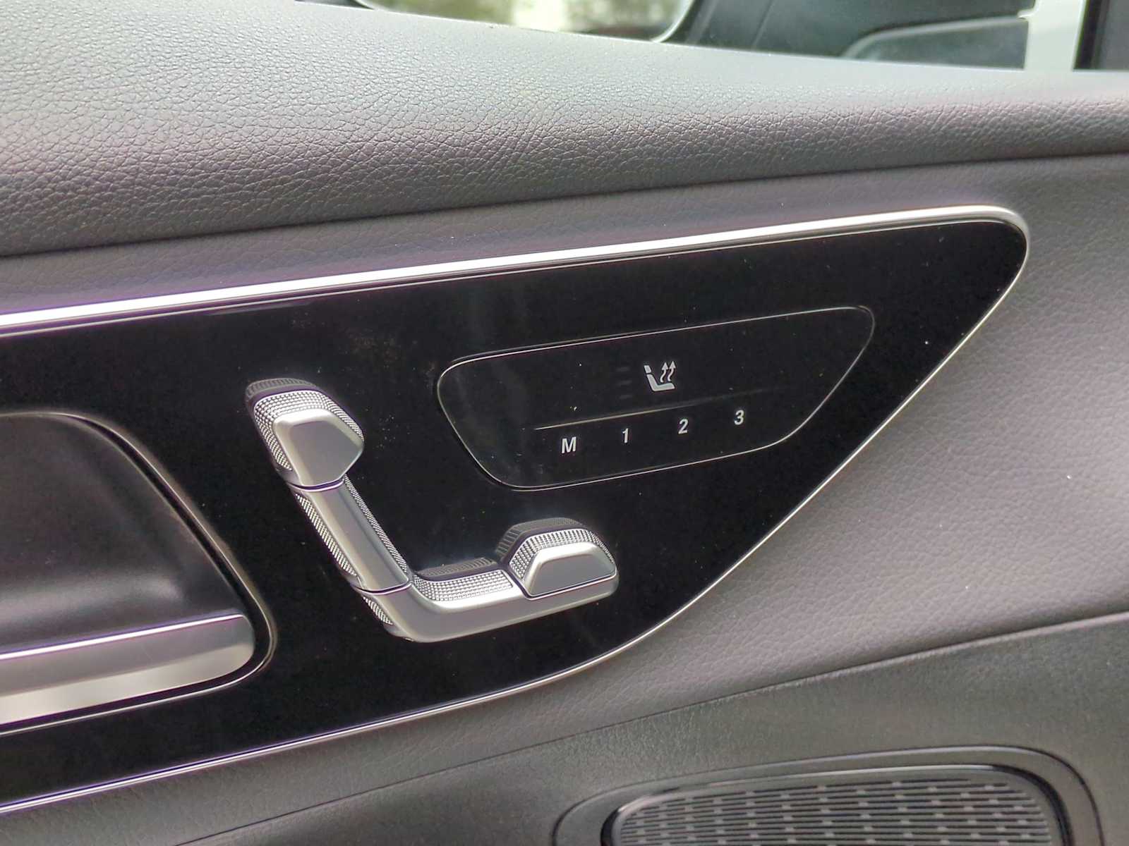 Thumbnail: 2025 Mercedes-Benz GLC - 18