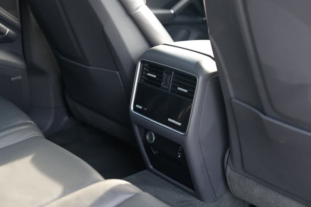 Thumbnail: 2020 Porsche Cayenne - 43