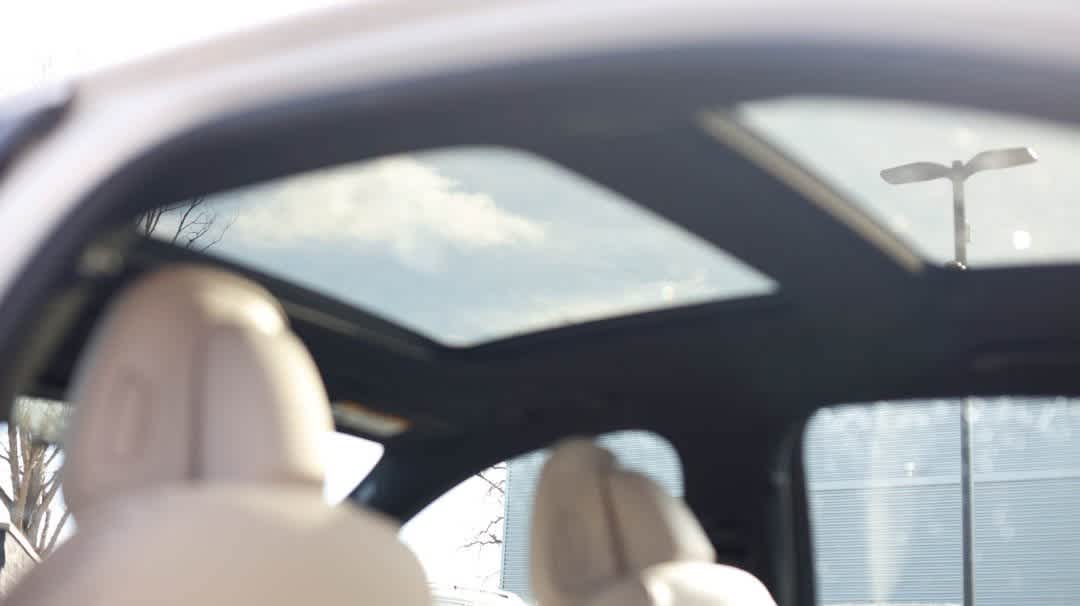 Thumbnail: 2025 Mercedes-Benz C-Class - 22