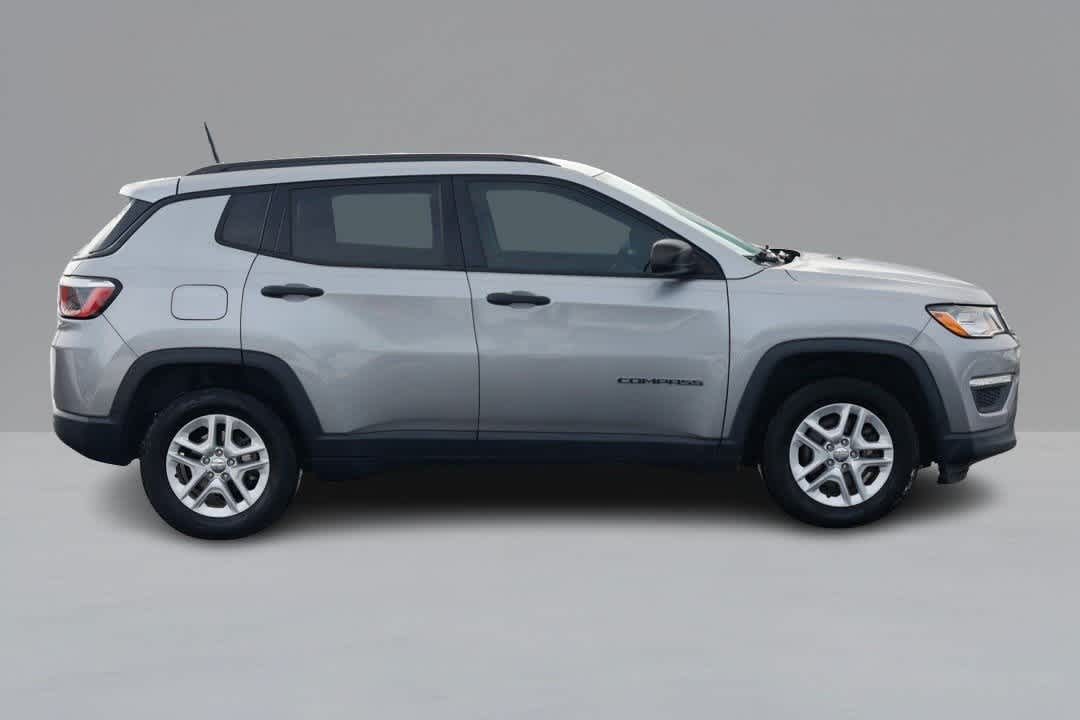 Thumbnail: 2018 Jeep Compass - 4