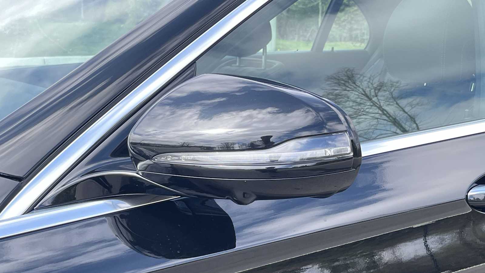 Thumbnail: 2019 Mercedes-Benz E-Class - 16