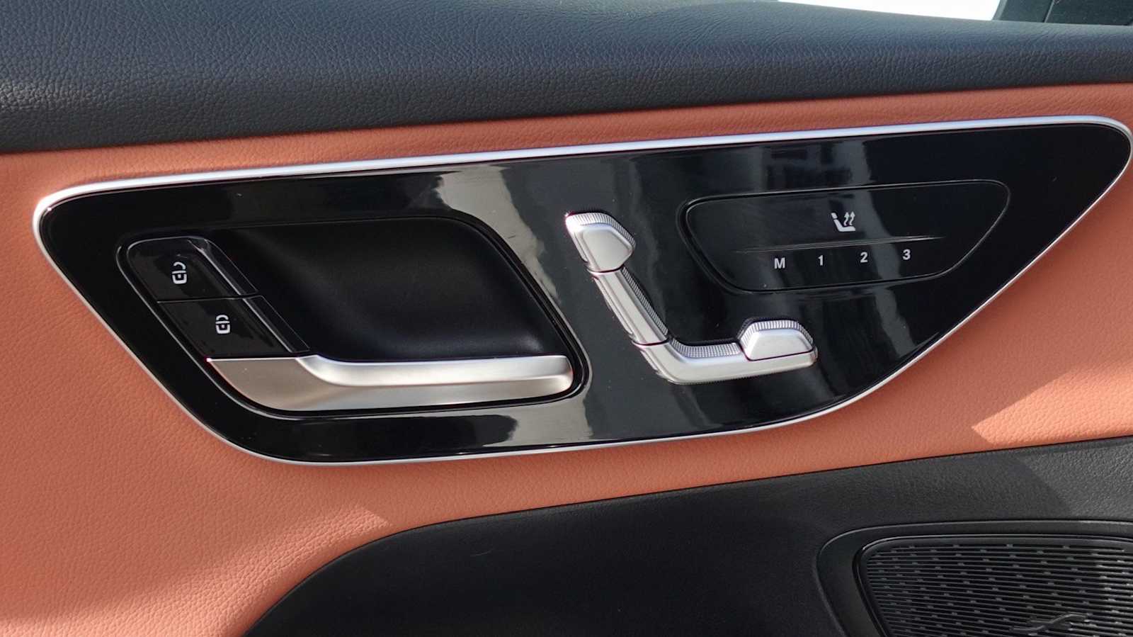 Thumbnail: 2026 Mercedes-Benz GLC - 25