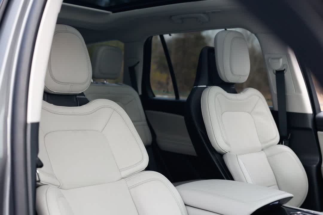 Thumbnail: 2025 Lincoln Aviator - 12