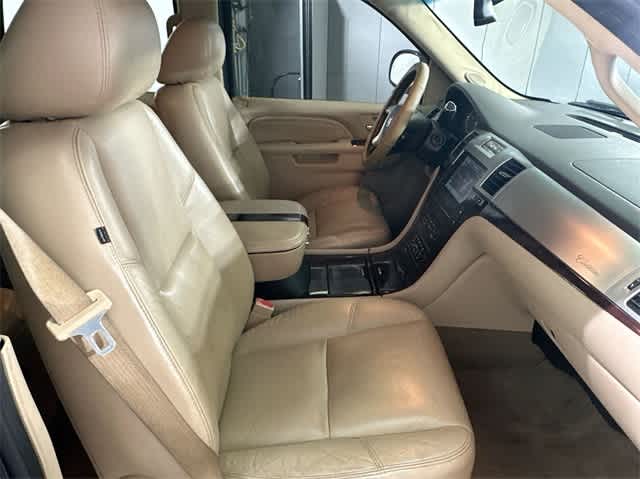 Thumbnail: 2011 Cadillac Escalade - 21