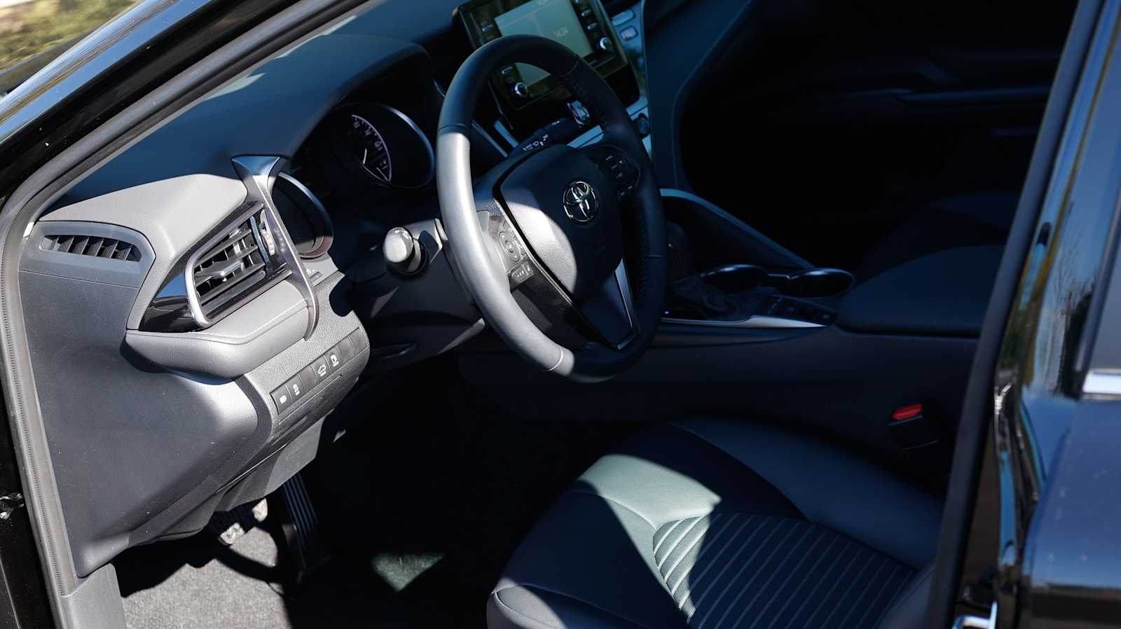 Thumbnail: 2023 Toyota Camry - 15