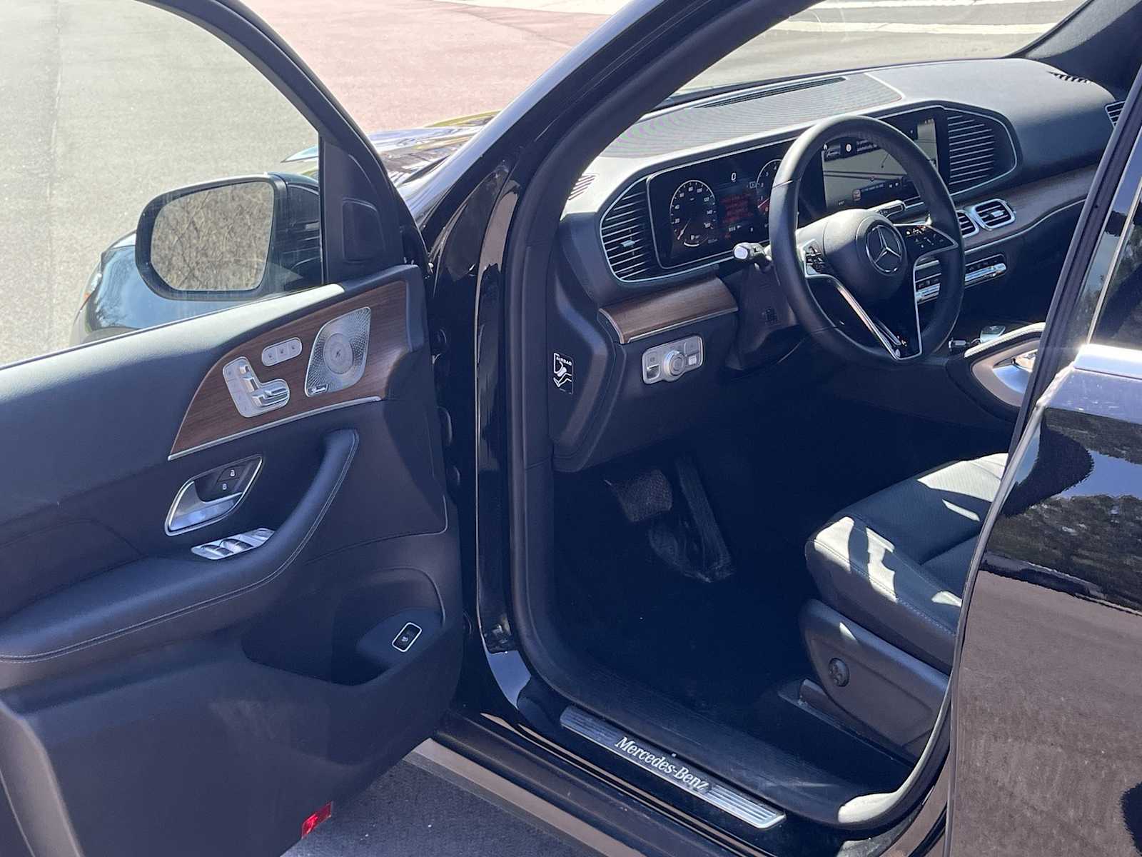 Thumbnail: 2026 Mercedes-Benz GLE - 16