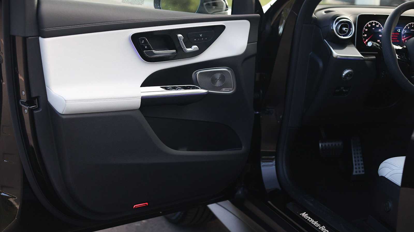 Thumbnail: 2026 Mercedes-Benz GLC - 32