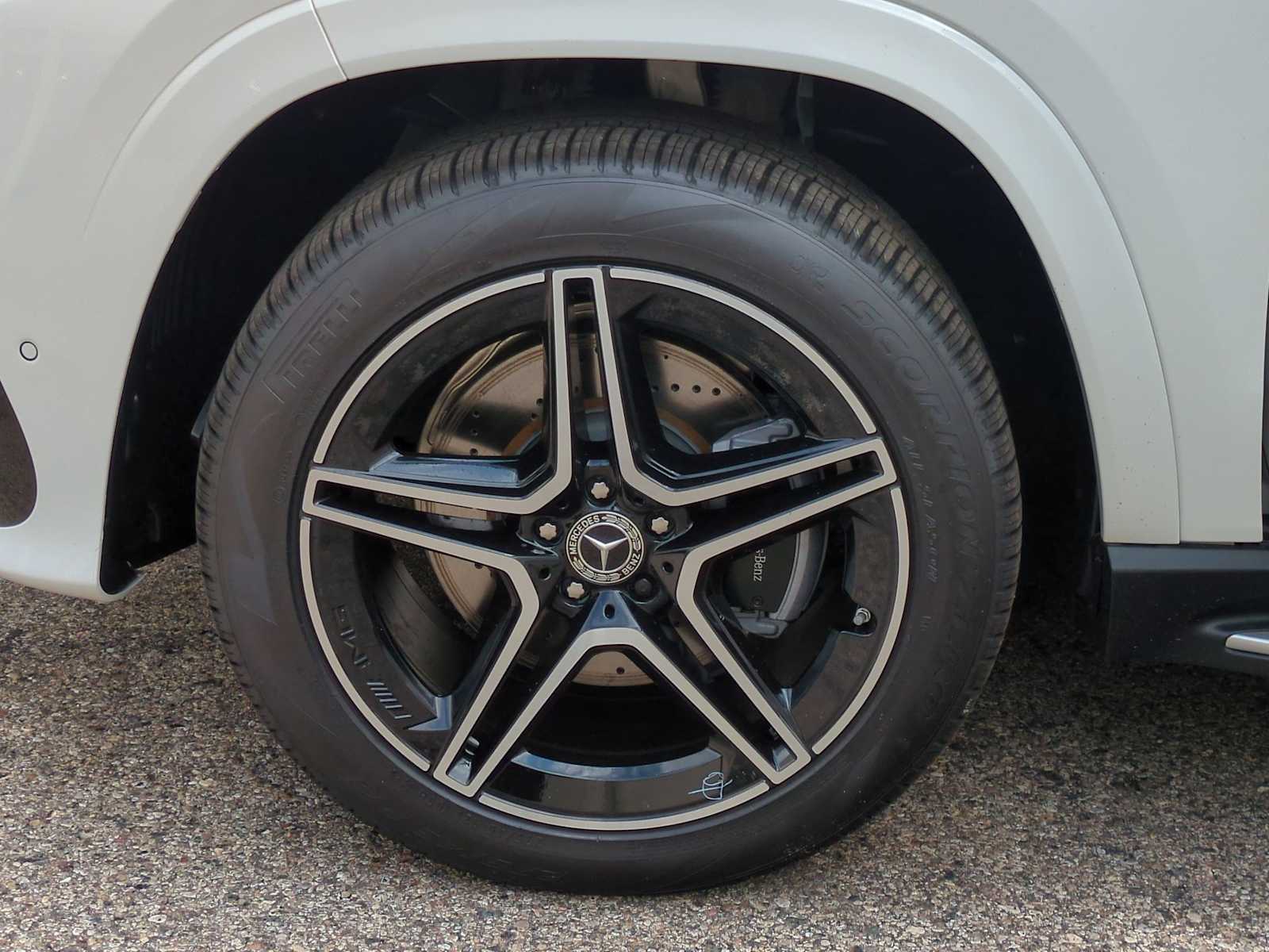 Thumbnail: 2025 Mercedes-Benz GLS - 14