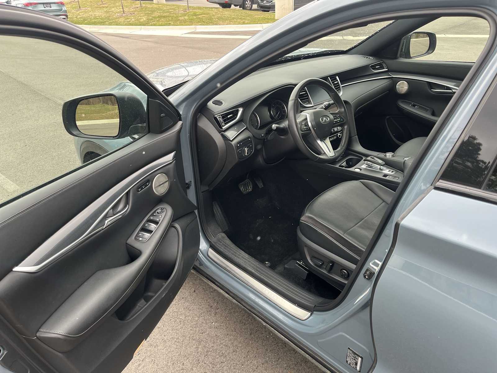 Thumbnail: 2023 INFINITI QX50 - 16