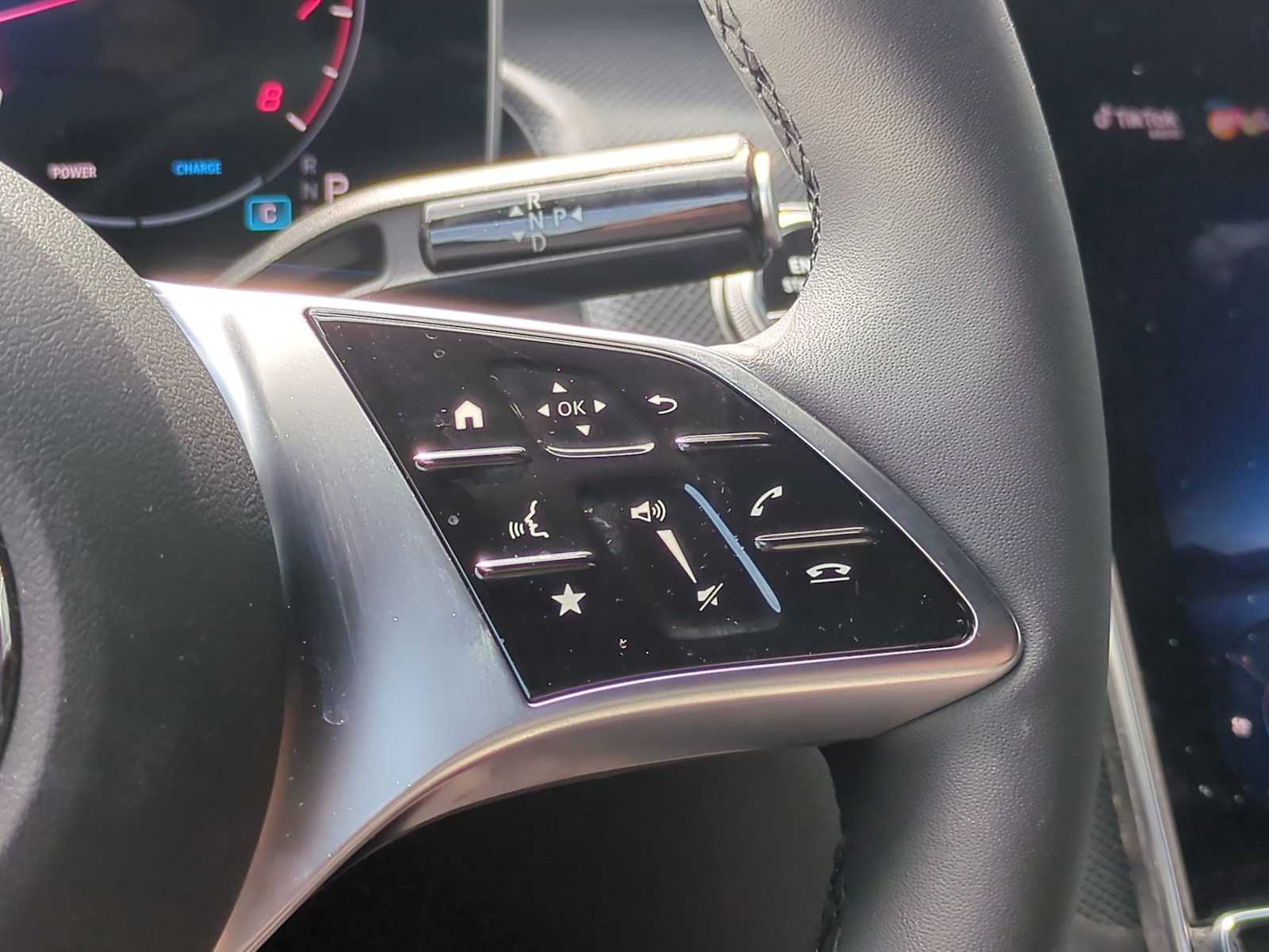 Thumbnail: 2025 Mercedes-Benz GLC - 25