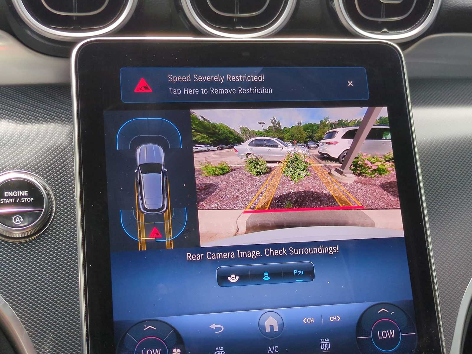 Thumbnail: 2025 Mercedes-Benz GLC - 30