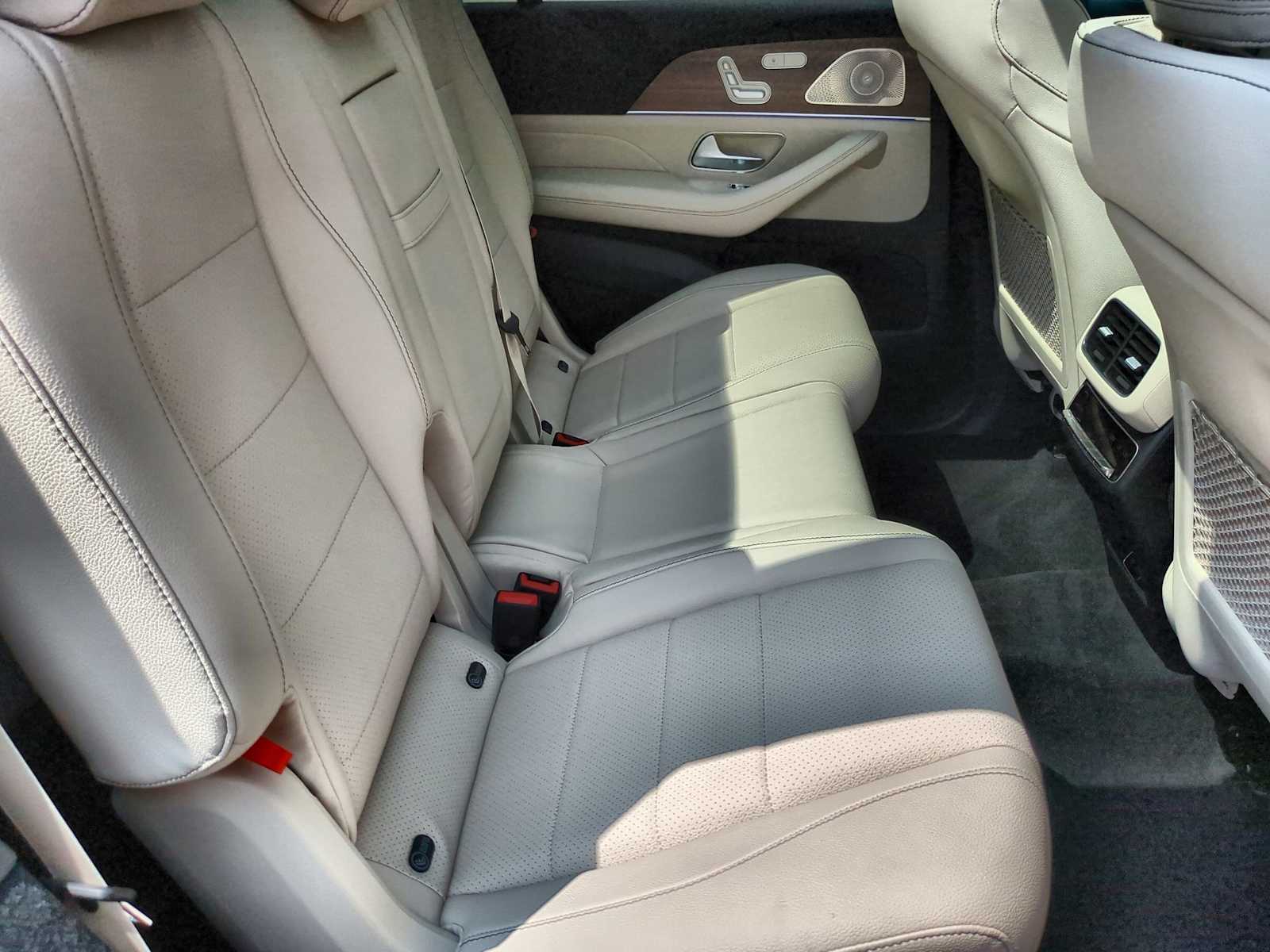 Thumbnail: 2025 Mercedes-Benz GLS - 22