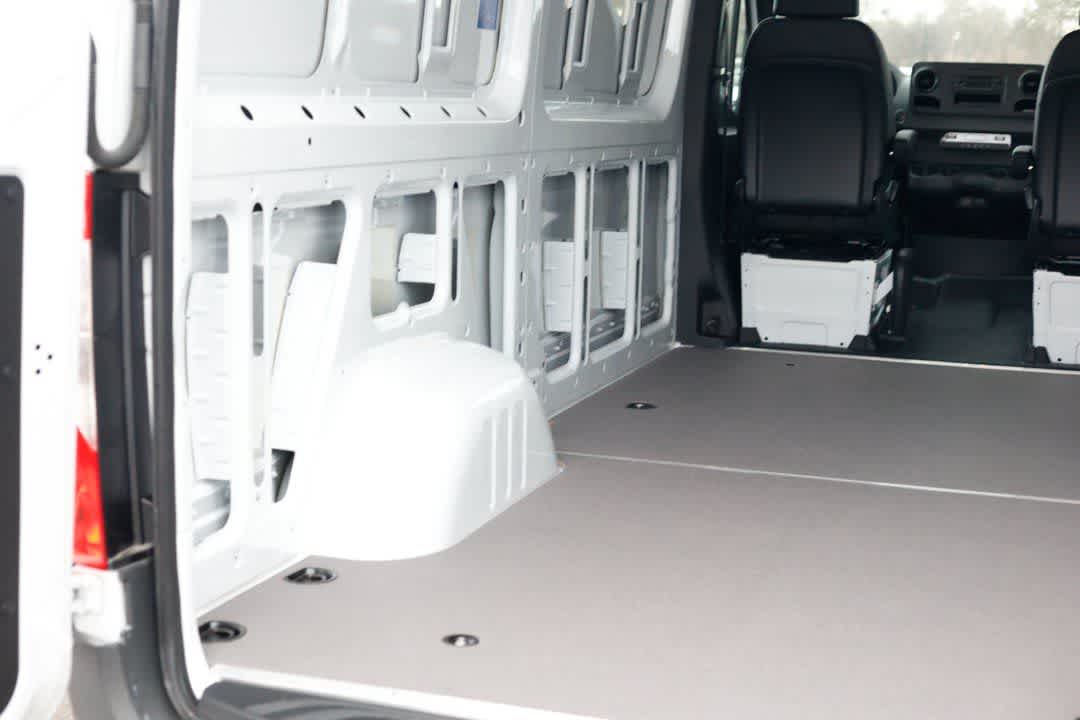 Thumbnail: 2025 Mercedes-Benz Sprinter - 19