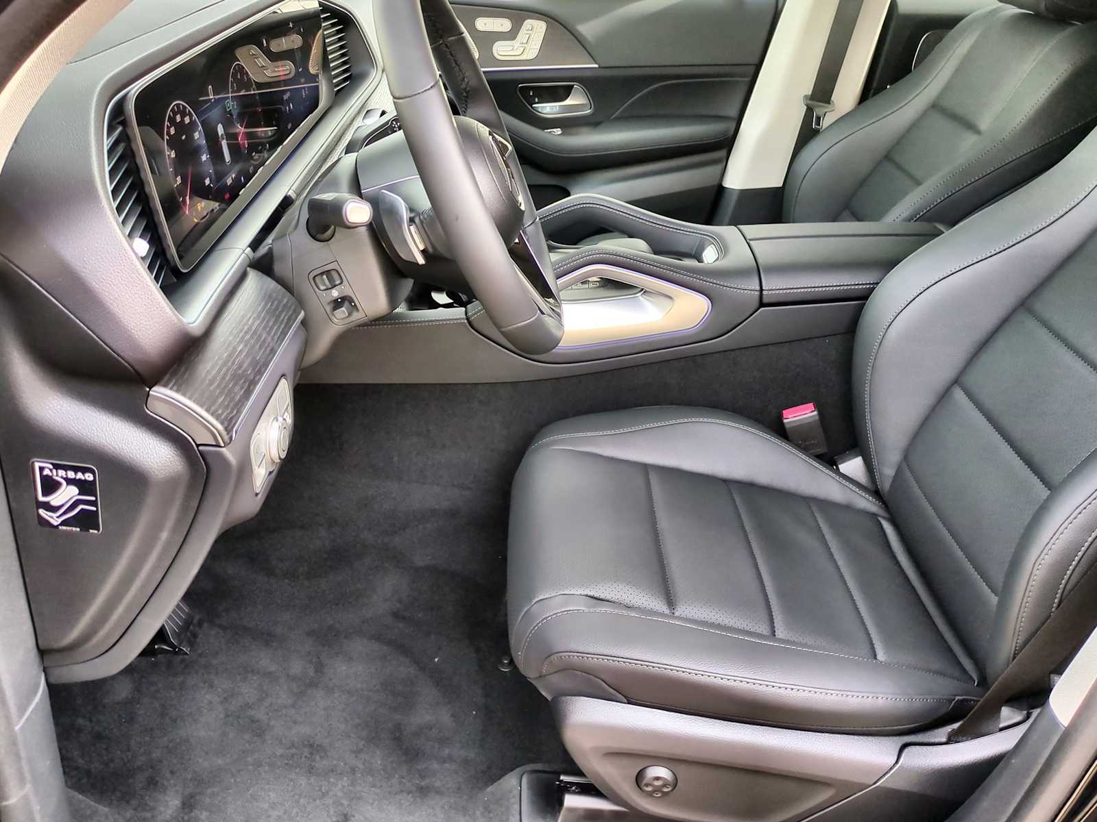 Thumbnail: 2025 Mercedes-Benz GLE - 17