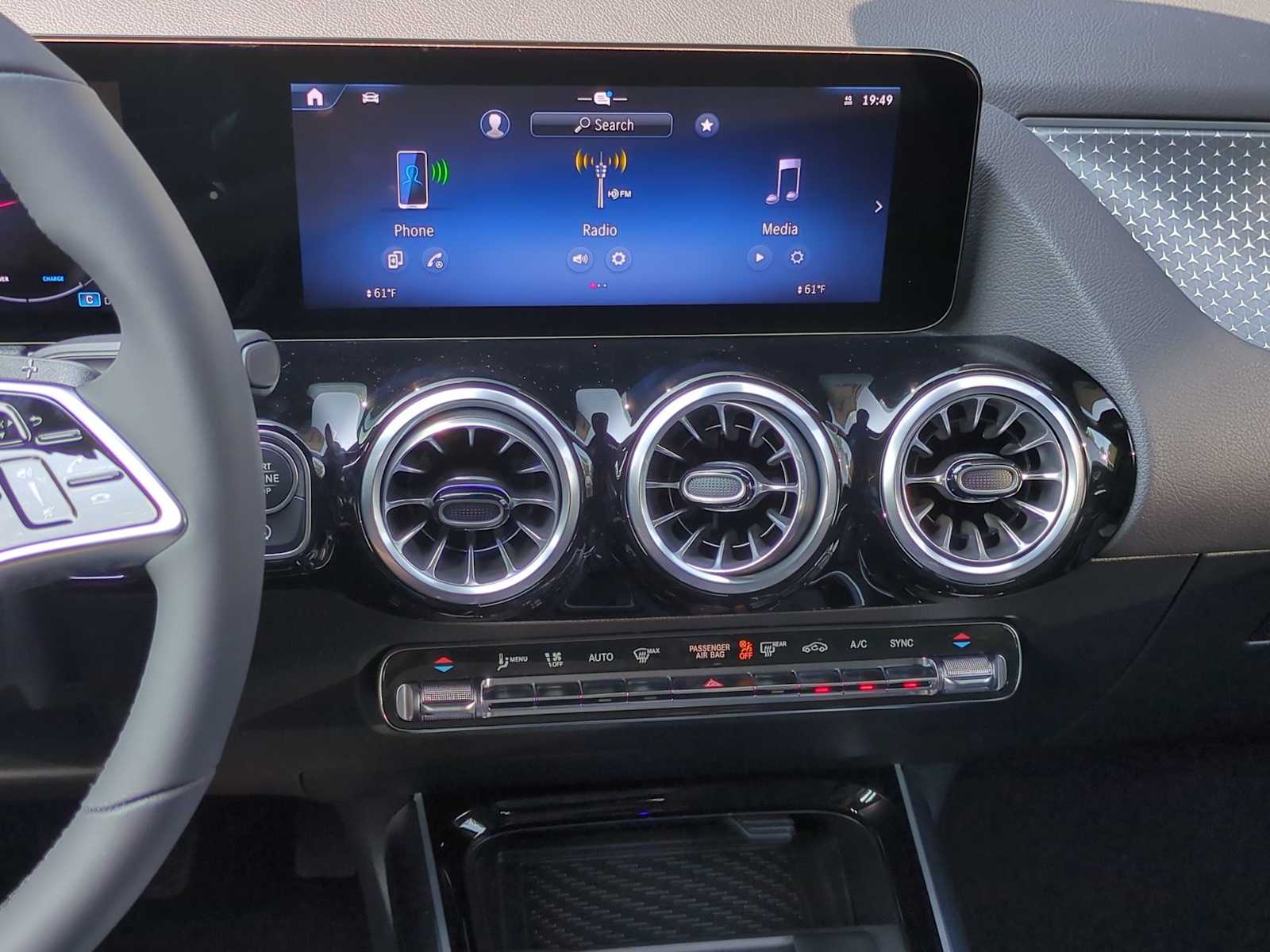 Thumbnail: 2025 Mercedes-Benz GLA - 28