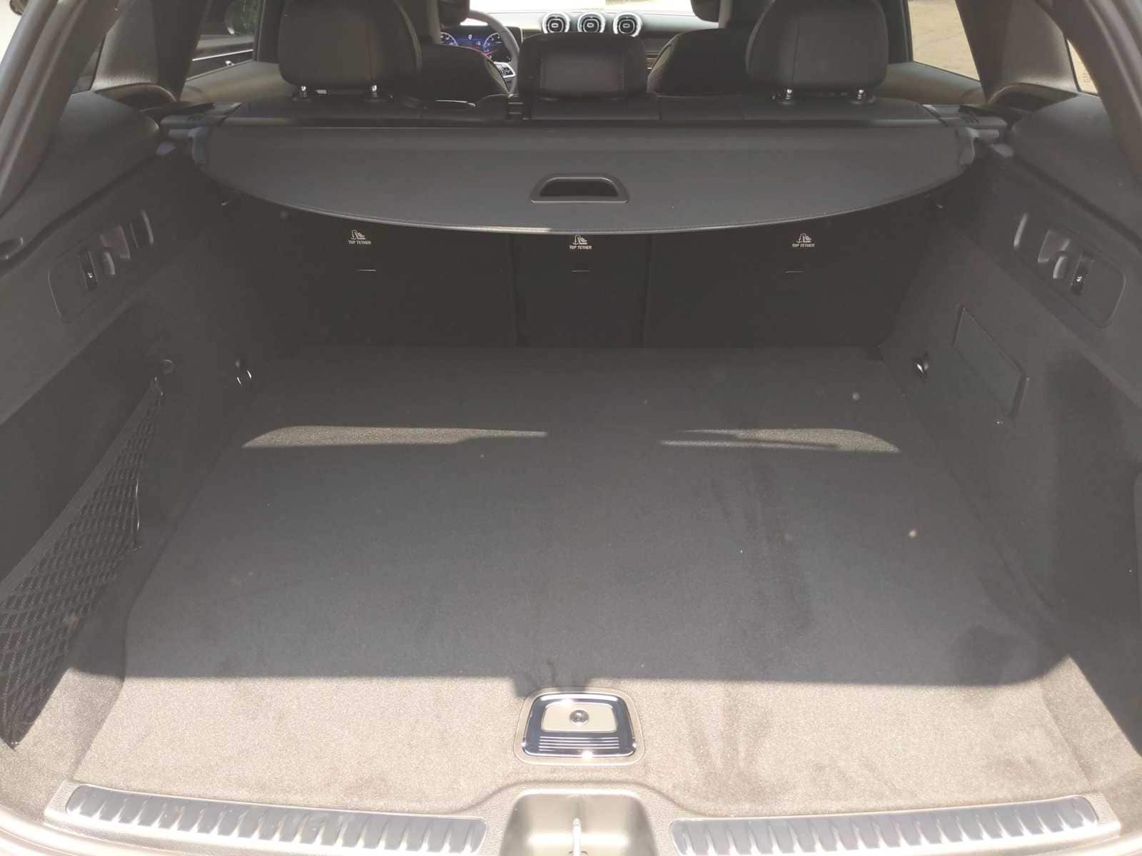 Thumbnail: 2025 Mercedes-Benz GLC - 34