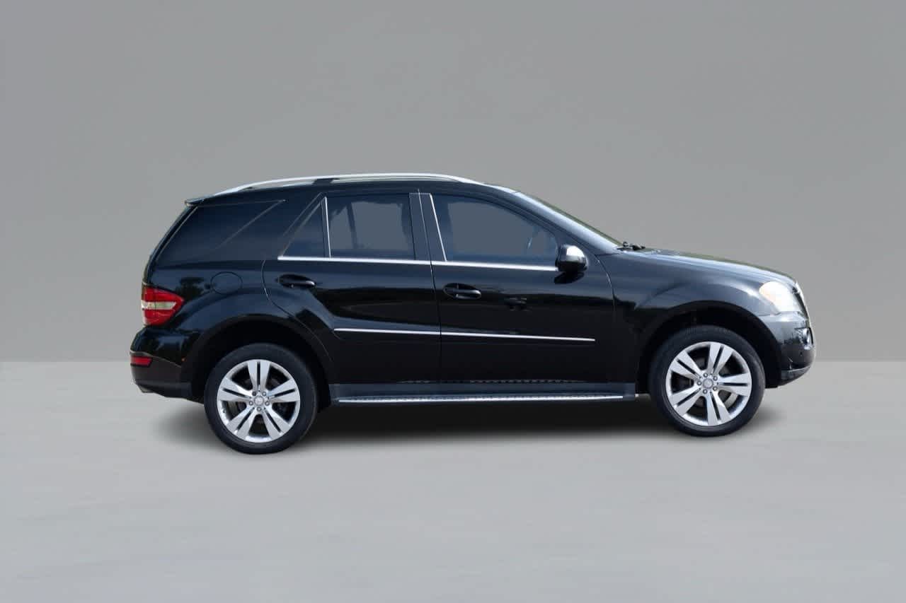 Thumbnail: 2010 Mercedes-Benz M-Class - 4
