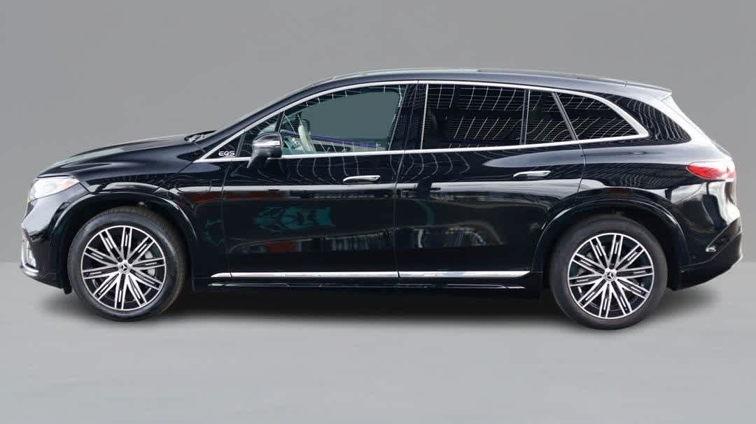 Thumbnail: 2023 Mercedes-Benz EQS - 7