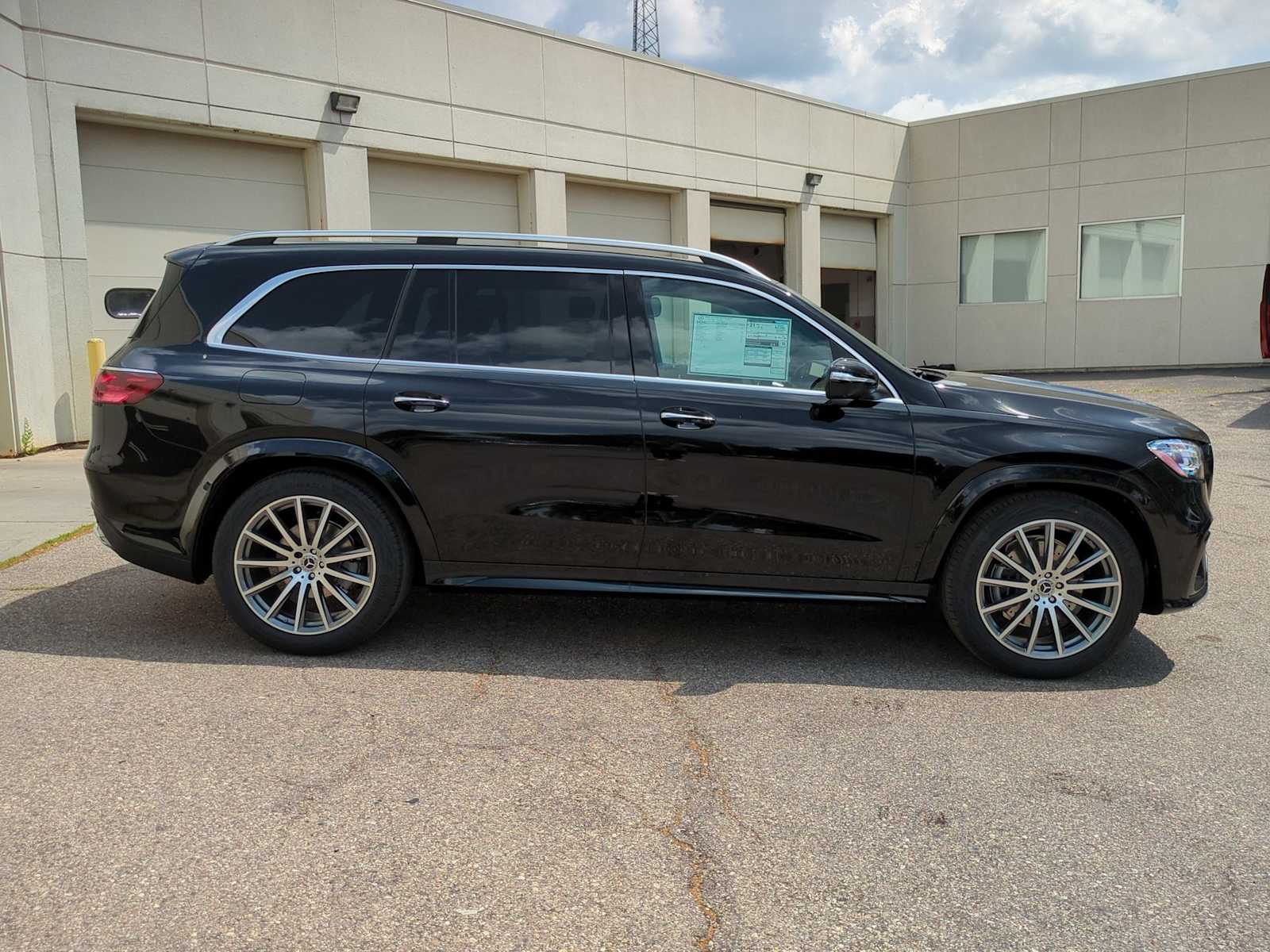 Thumbnail: 2025 Mercedes-Benz GLS - 9