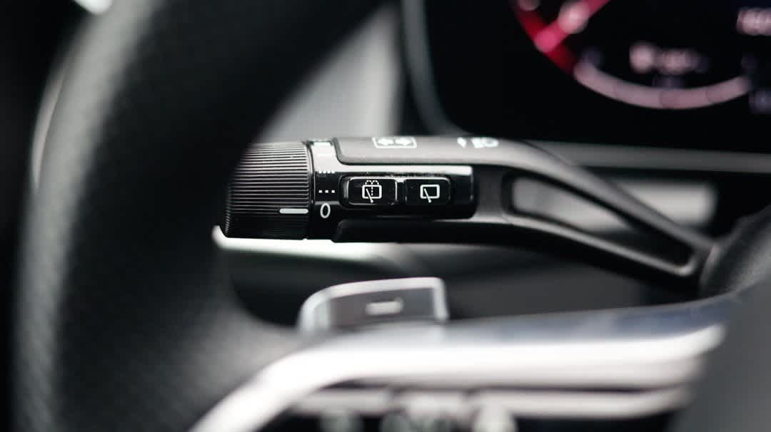 Thumbnail: 2025 Mercedes-Benz GLC - 30