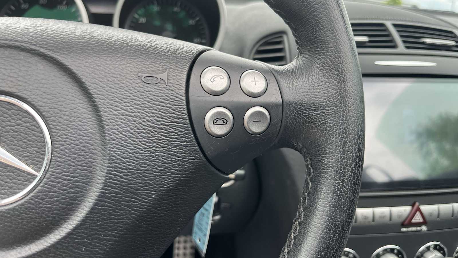 Thumbnail: 2006 Mercedes-Benz SLK - 31